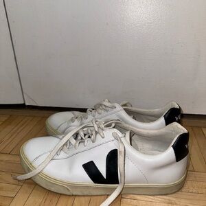 Veja Women’s Campo Sneaker in Black and White